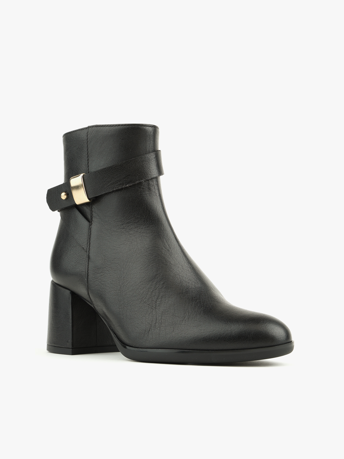 Botim em Pele com Salto Bloco