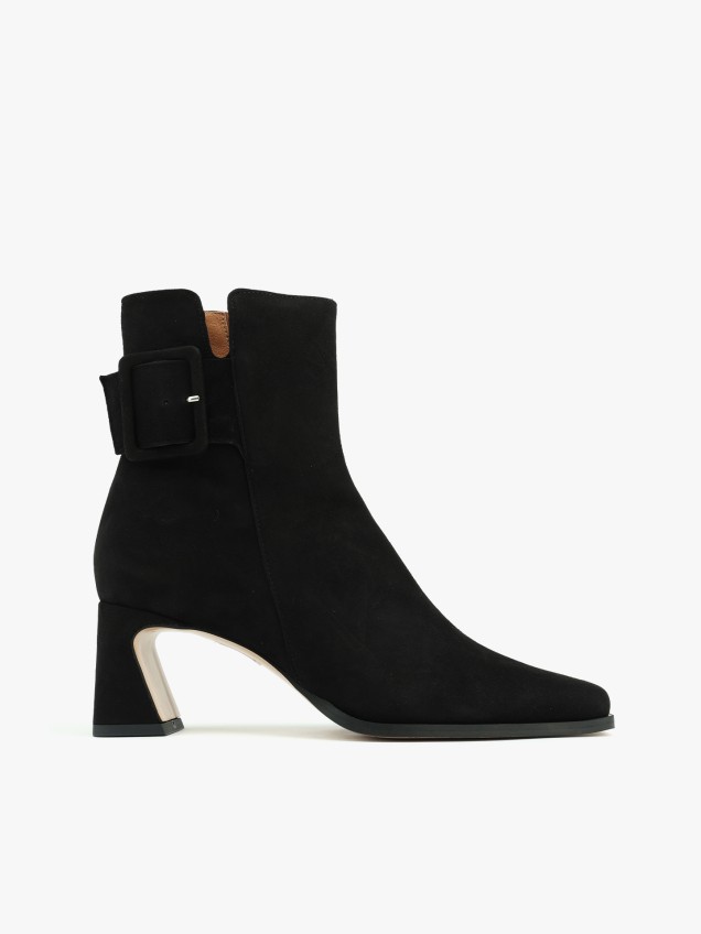 Botins de Camurça com Salto Bloco