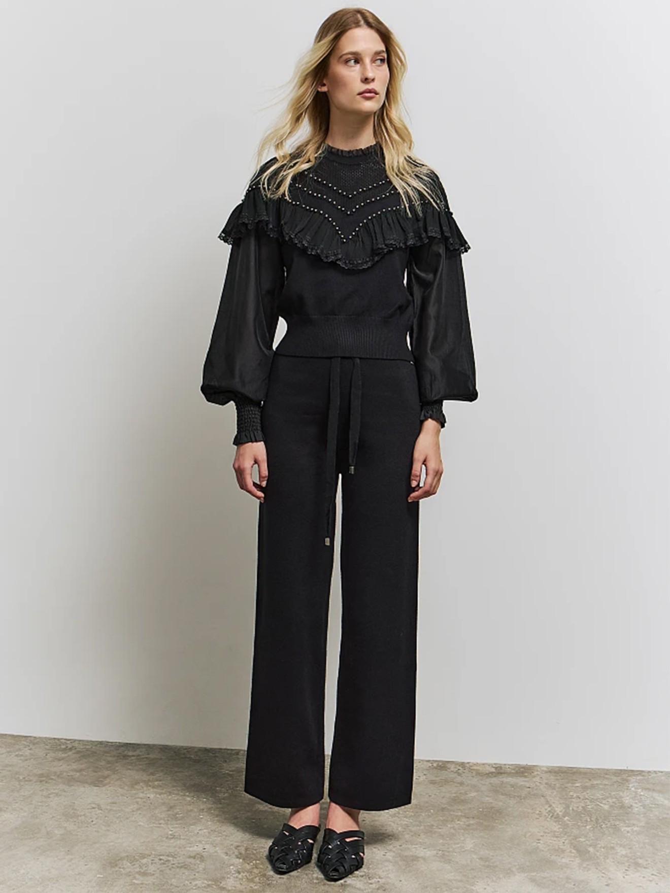 Camisola de Malha com Folhos e Aplicaes