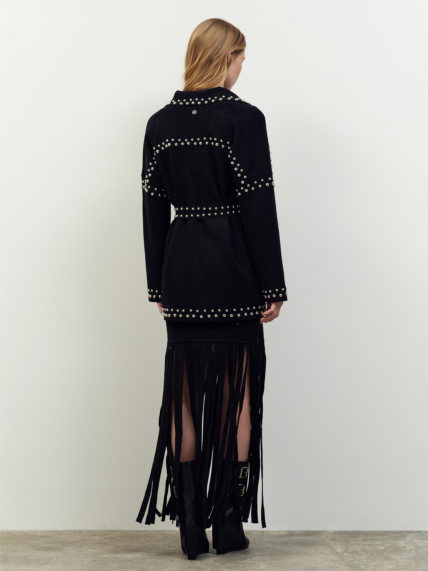 Cardigan de Malha com Aplicações Metálicas e Cinto