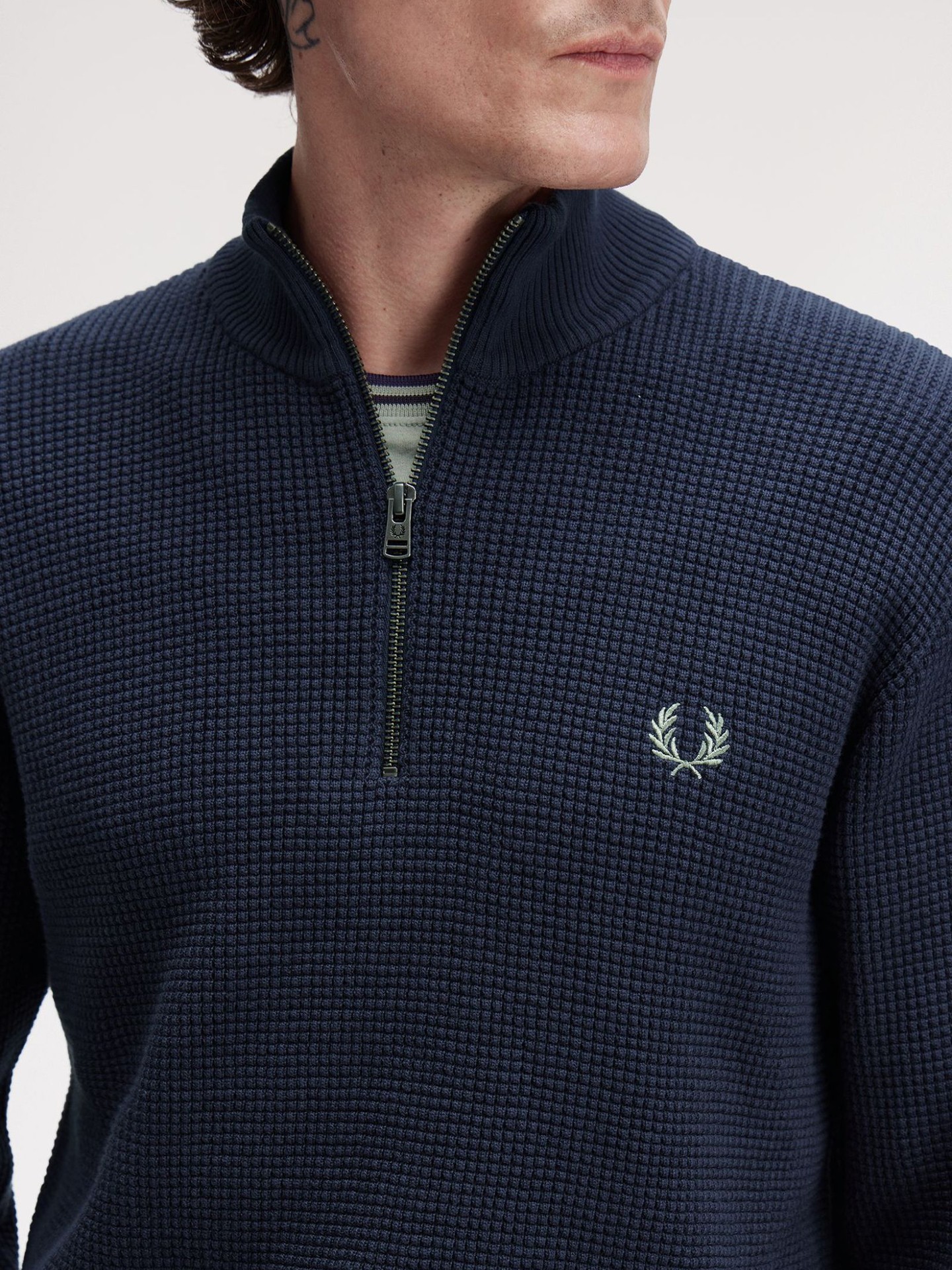 Camisola Waffle com Meio Fecho K8557