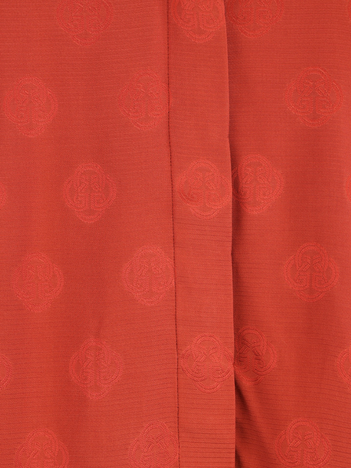 Blusa com Padrão em Relevo