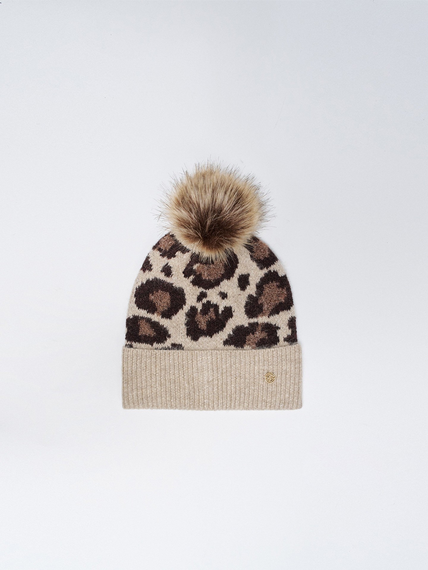 Gorro com Padrão Leopardo e Pompom