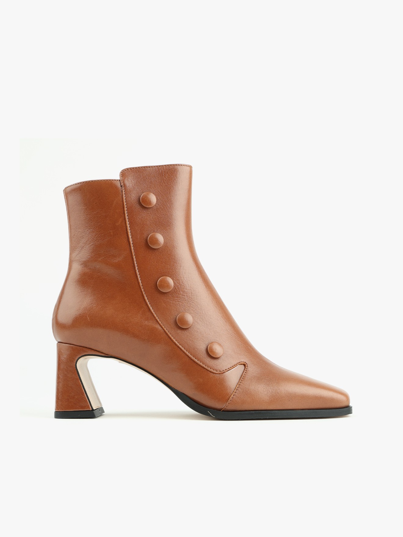 Botins de Biqueira Quadrada em Pele