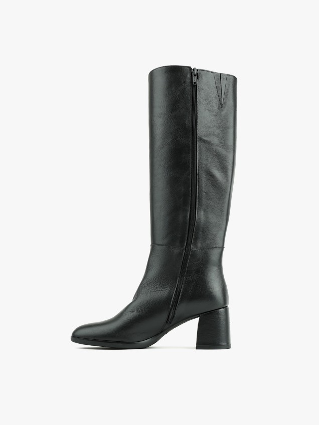 Botas de Cano Alto em Camurça