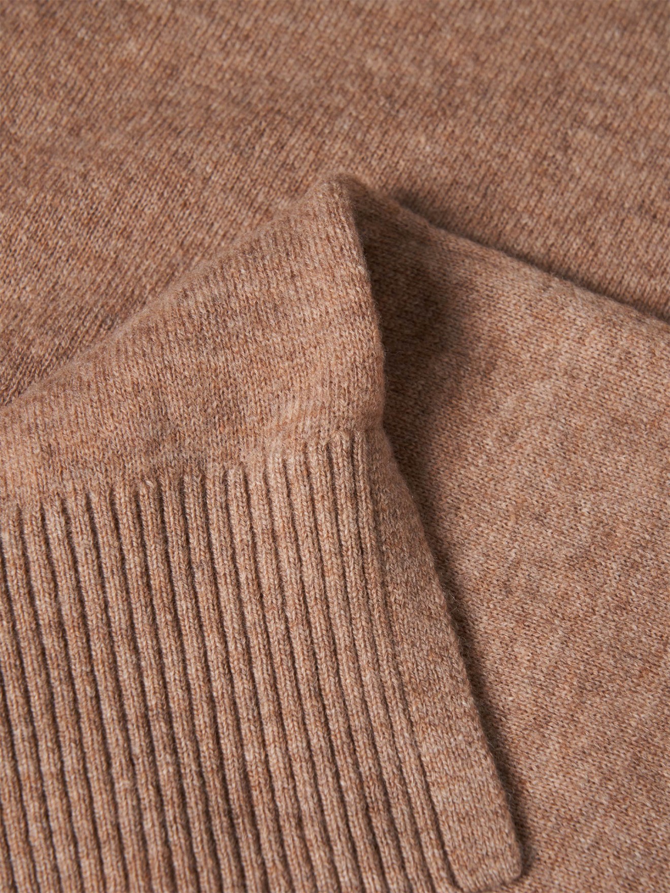 Camisola de Gola Alta em L