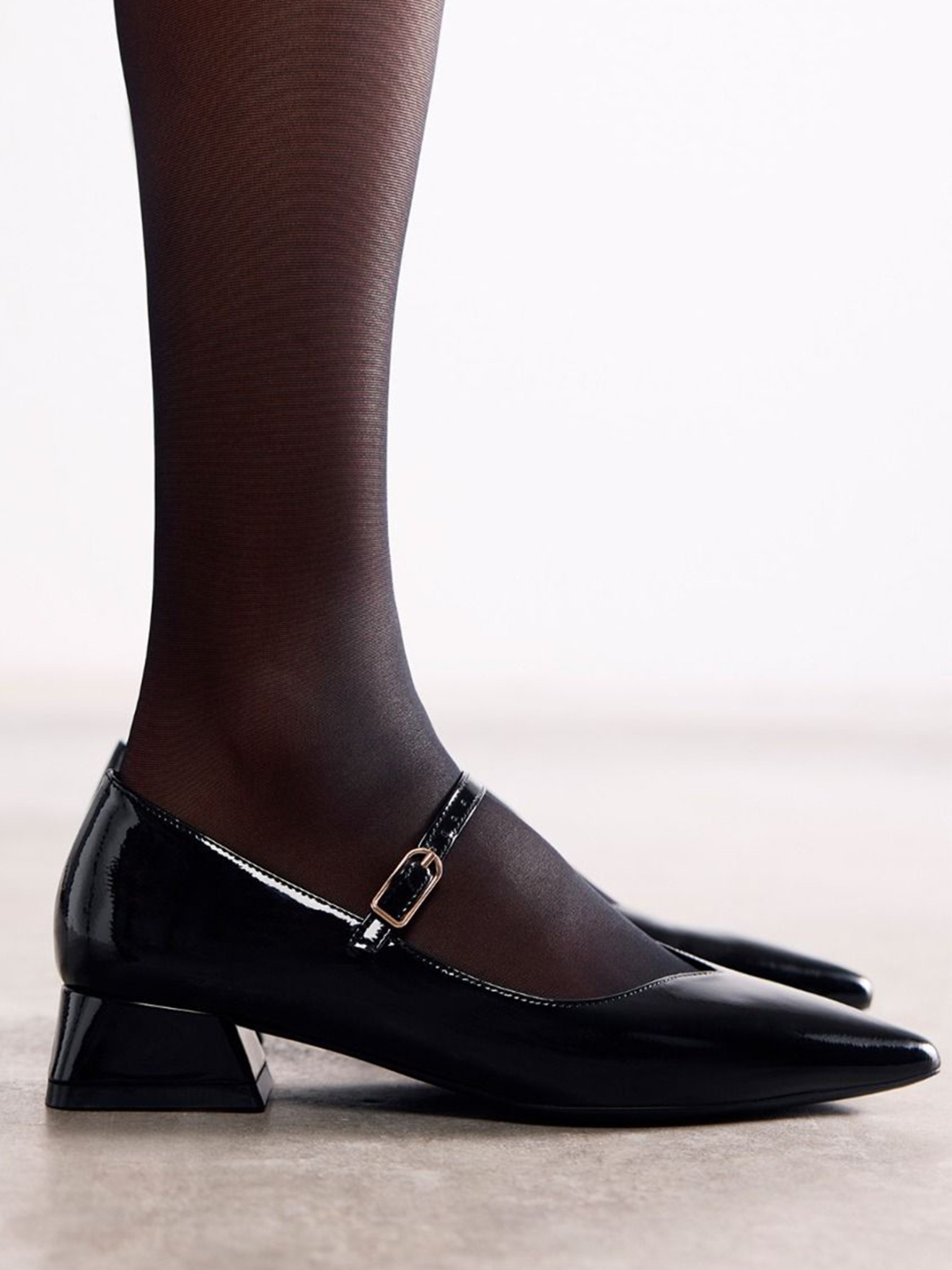 Sapatos de Verniz