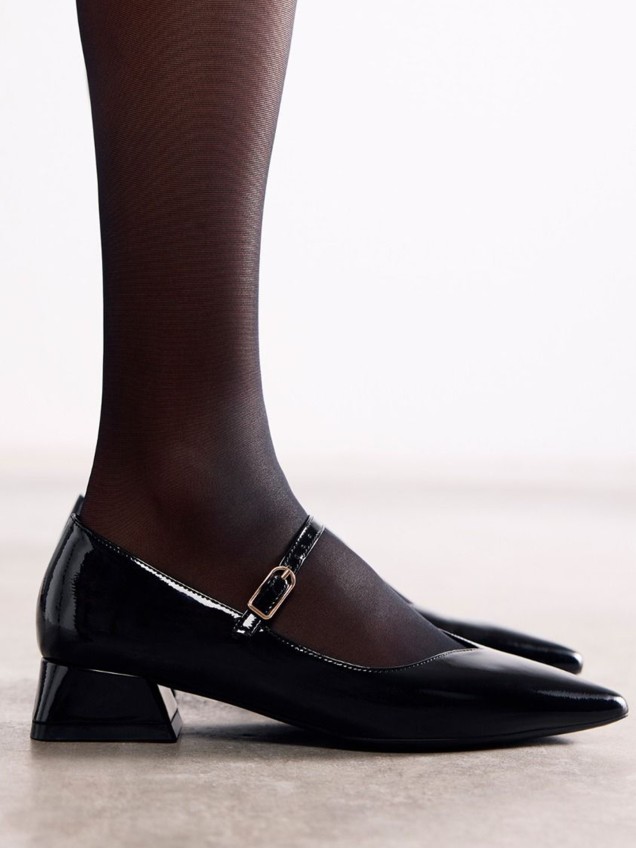 Sapatos de Verniz