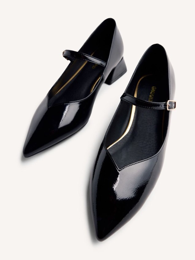 Sapatos de Verniz