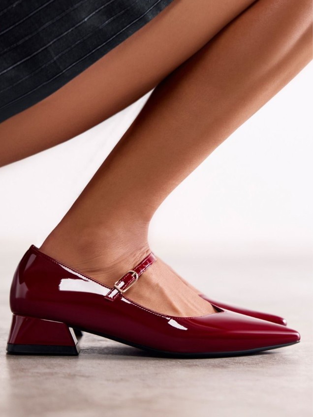 Sapatos de Verniz