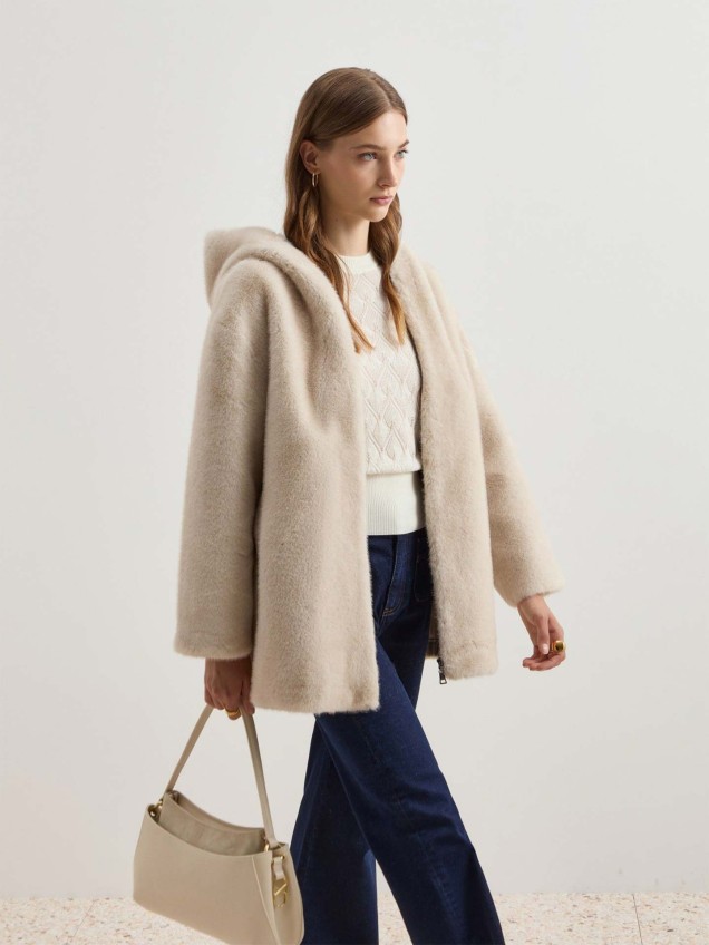 Casaco de Pelo com Capuz