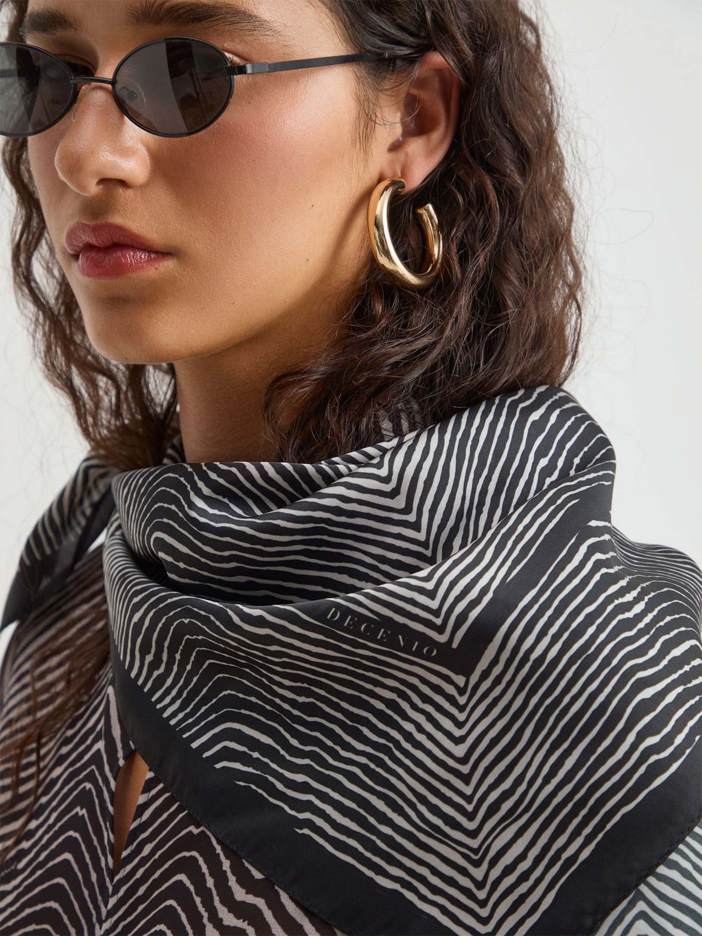 Lenço Quadrado em Seda