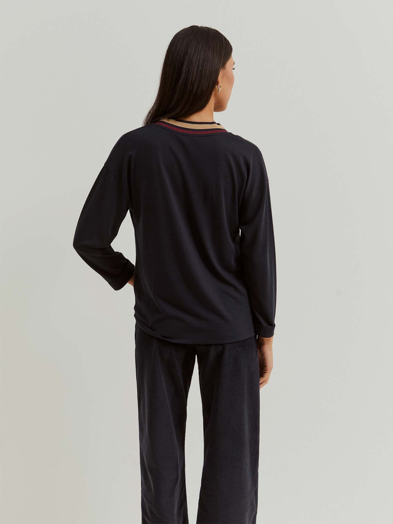 Camisola com Decote em V