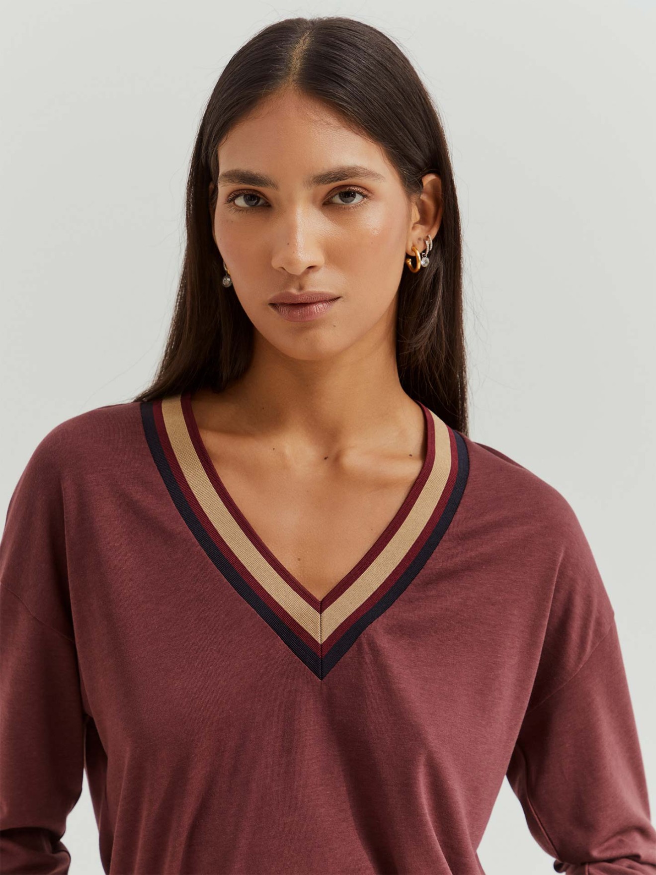 Camisola com Decote em V