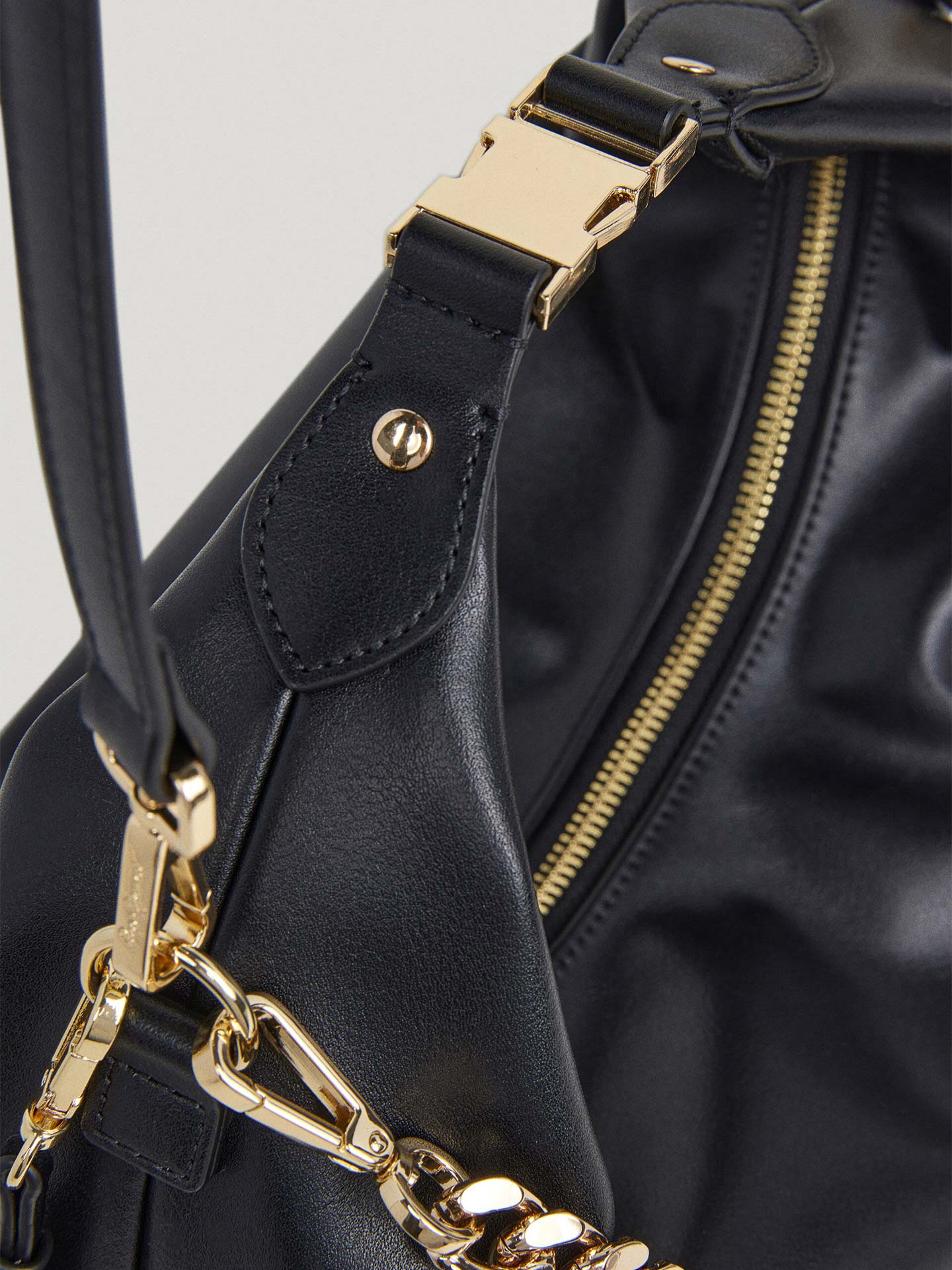 Mala de Ombro Efeito Couro