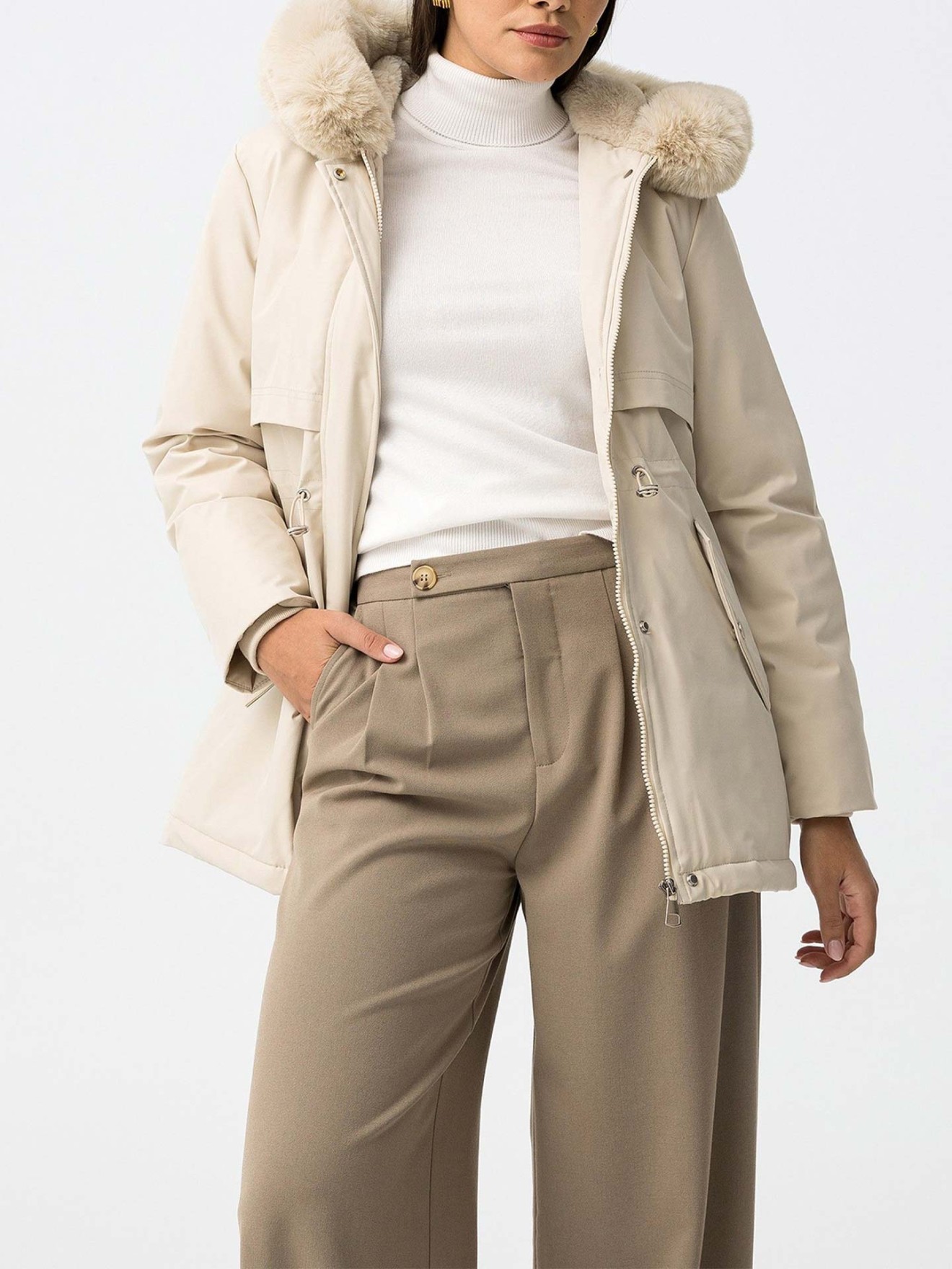 Parka Acolchoada com Capuz de Pelo Sinttico