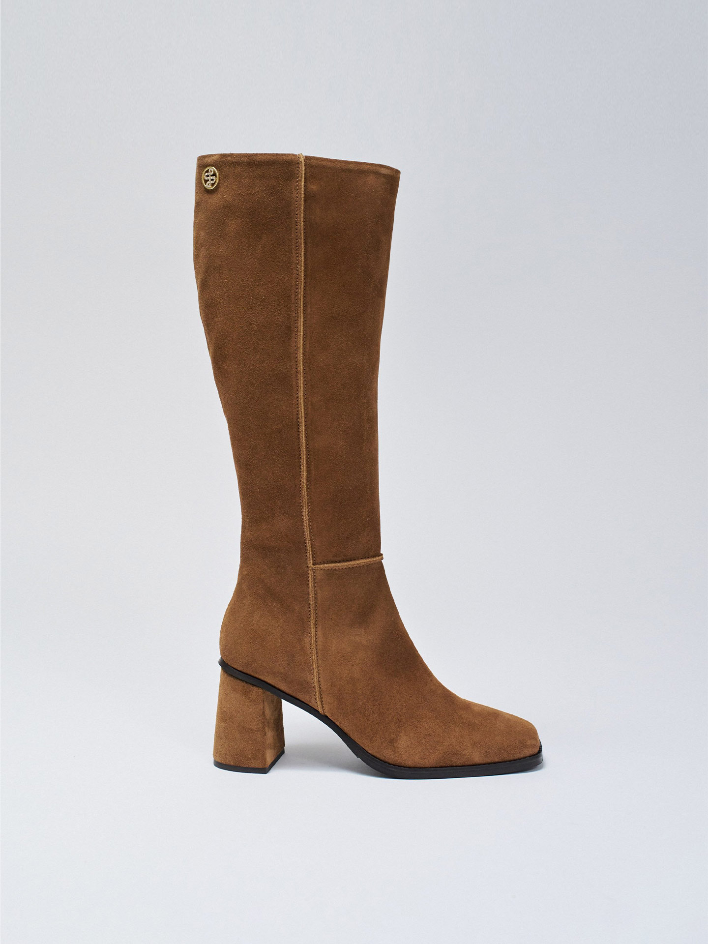 Botas de Cano Alto em Camurça