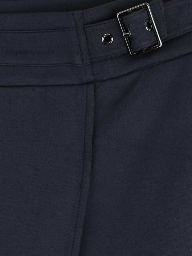 Saia Cruzada com Detalhe de Fivela