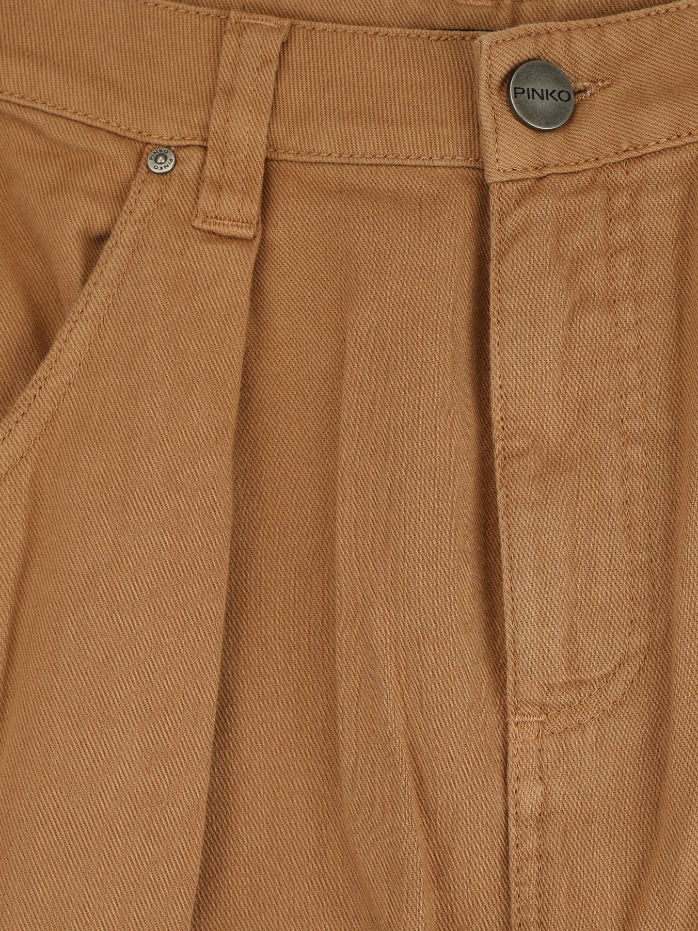 Calças com Pregas e Punhos Ajustáveis