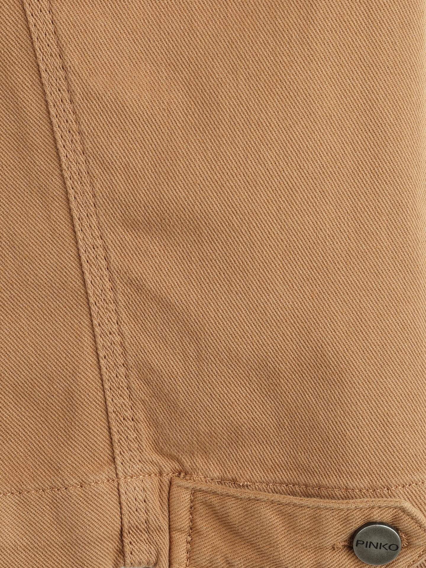 Calças com Pregas e Punhos Ajustáveis