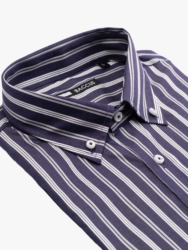 Camisa com Padrão de Riscas