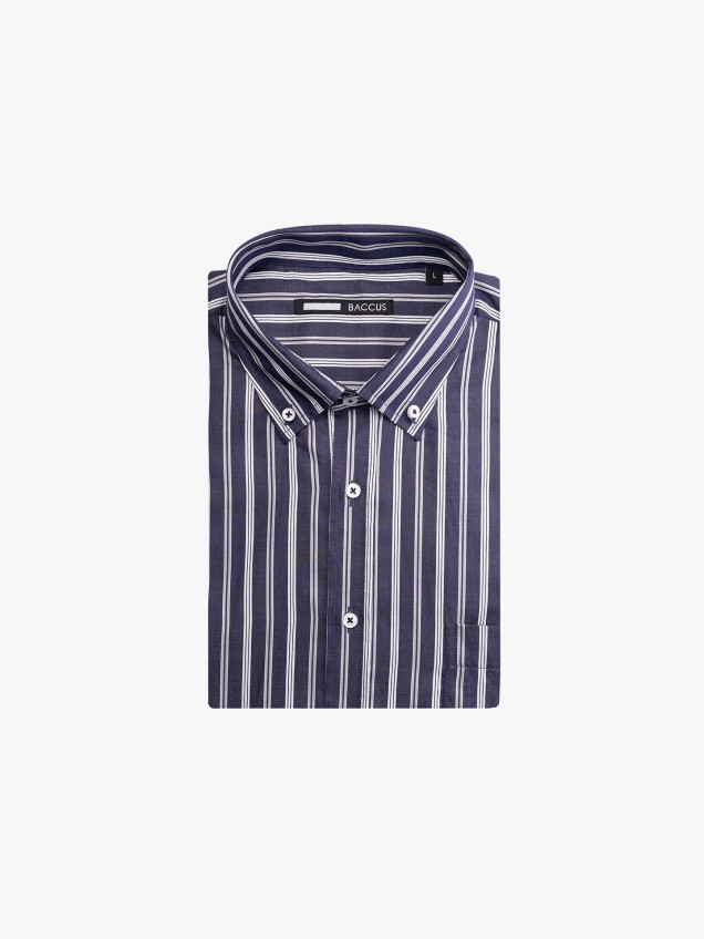Camisa com Padro de Riscas