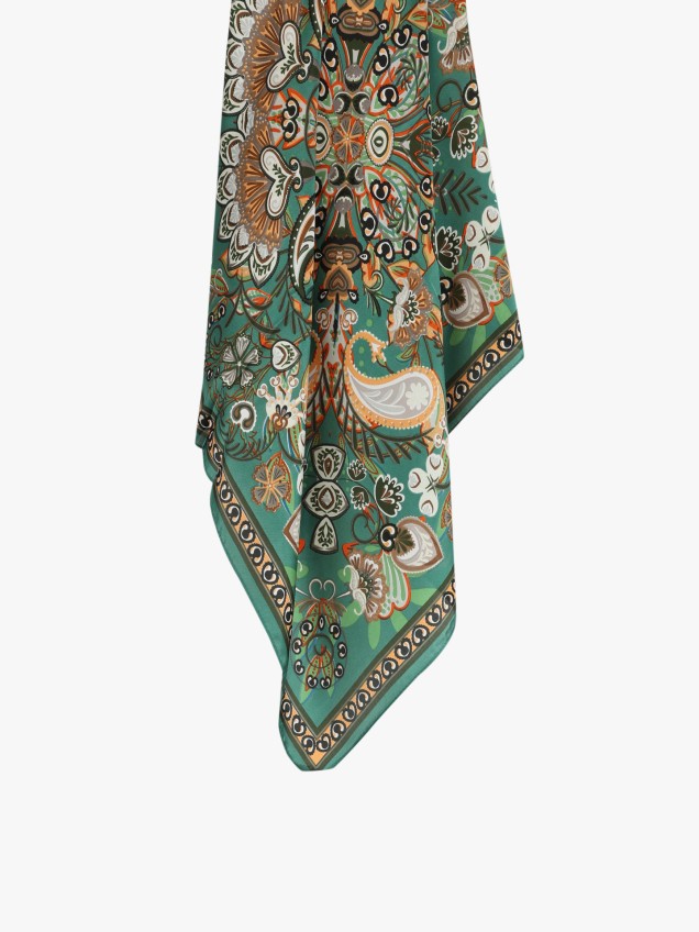 Echarpe com Padrão Paisley