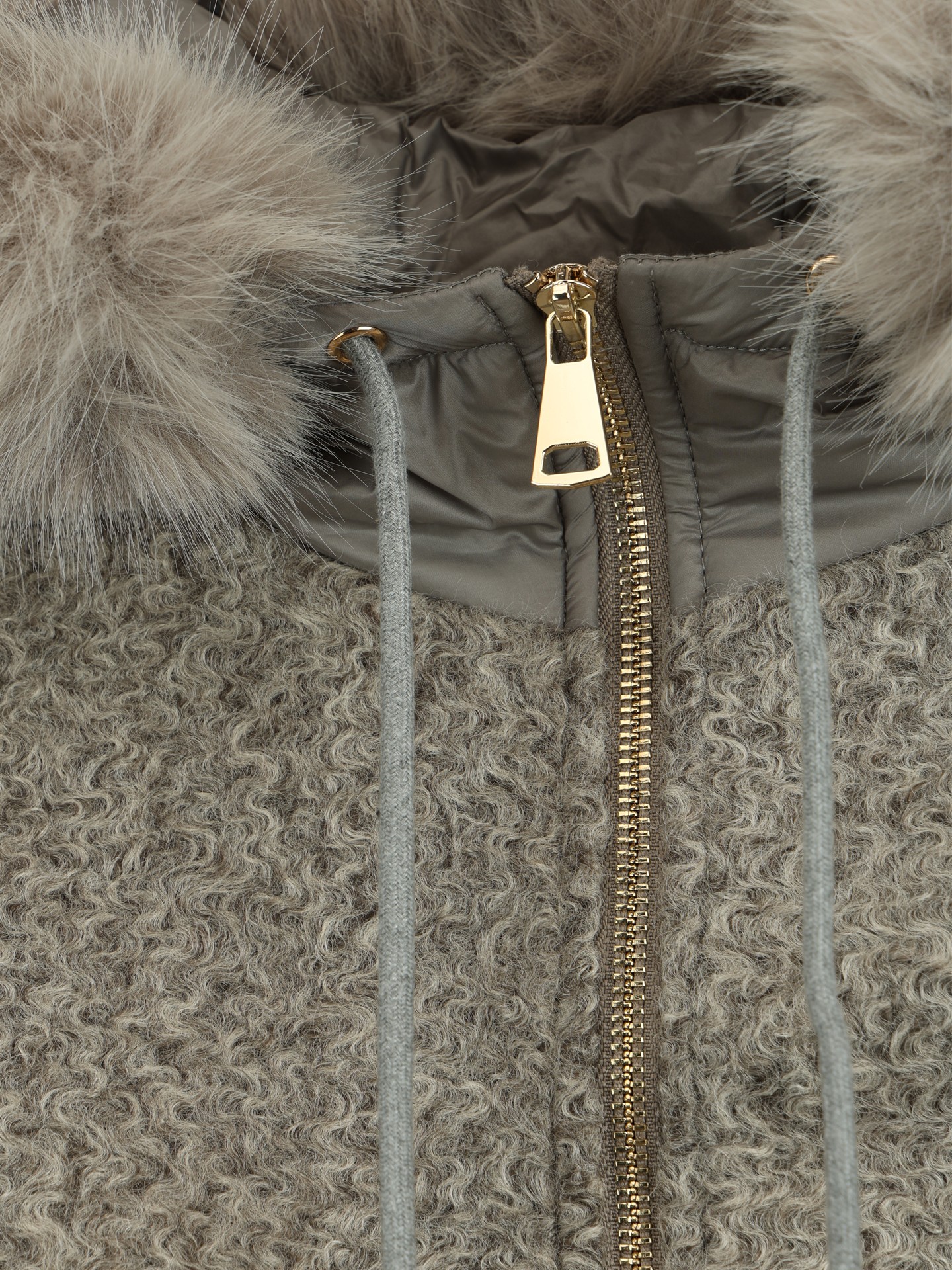 Casaco Combinado com Capuz