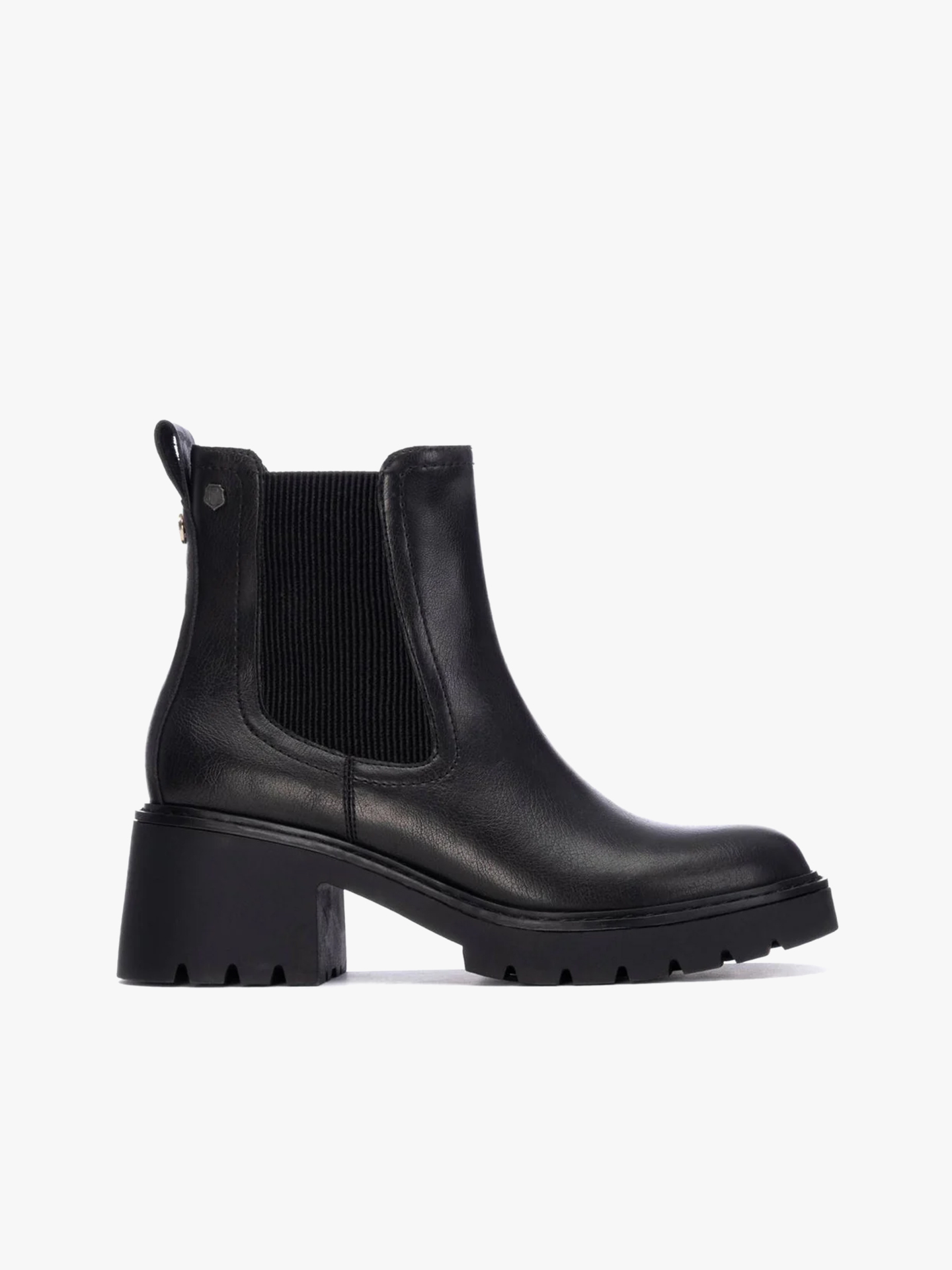 Bota Chelsea Cano Curto Carmela Couro Feminina com Salto Bloco e Solado Antiderrapante