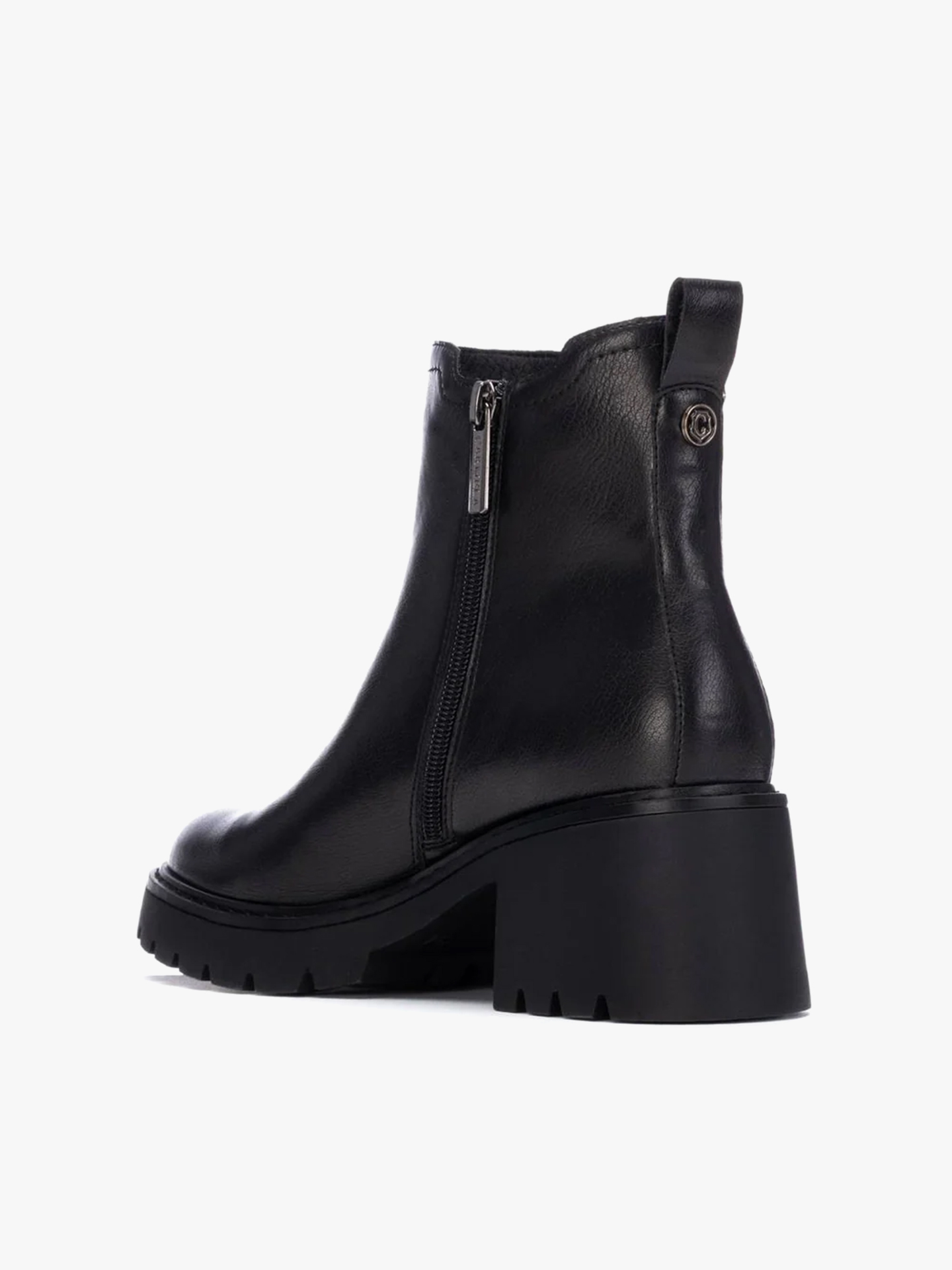 Bota Chelsea Cano Curto Carmela Couro Feminina com Salto Bloco e Solado Antiderrapante