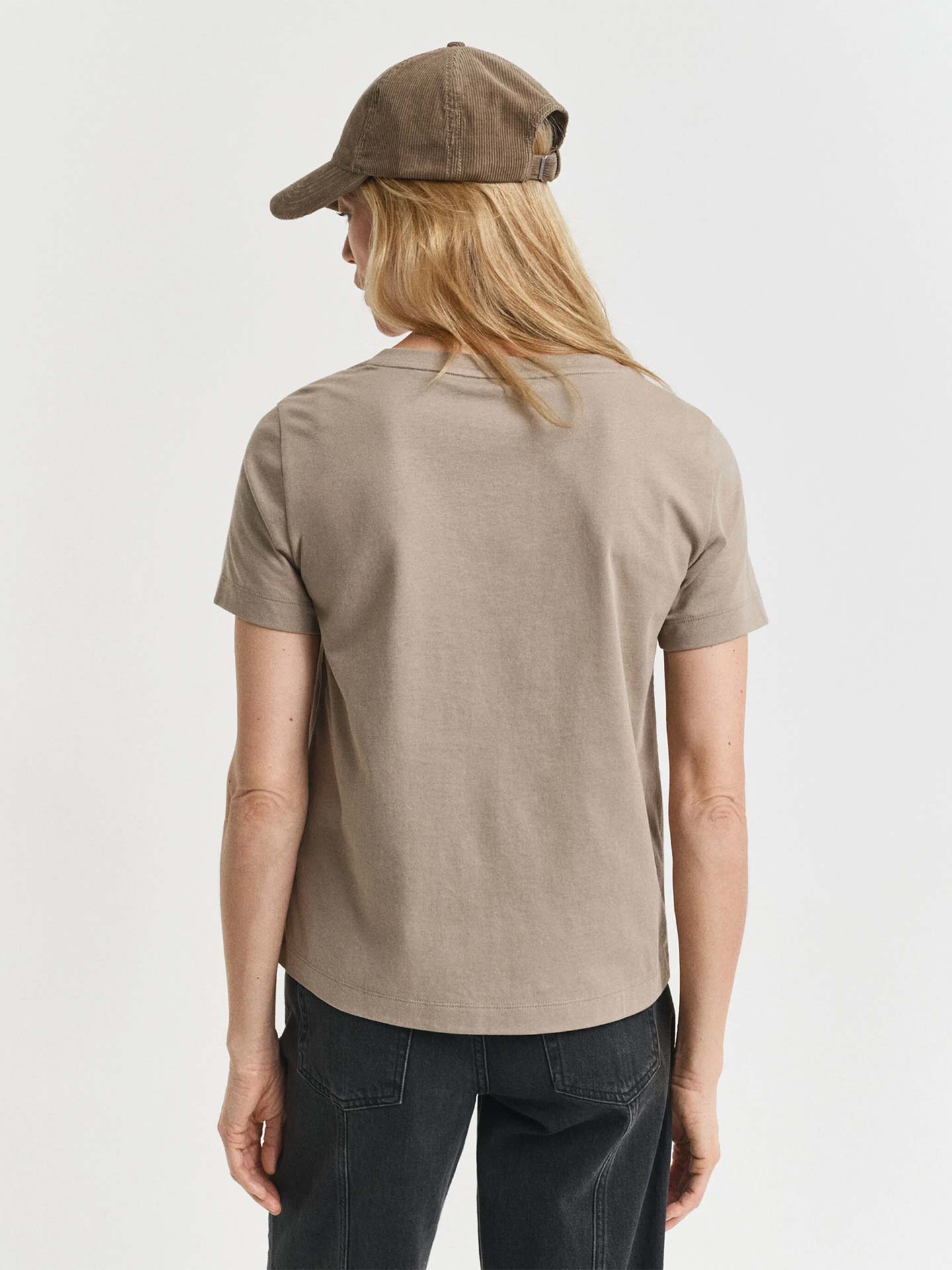 T-shirt com Decote em V