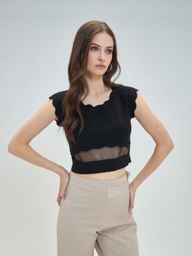 Top Cropped com Insero em Tule