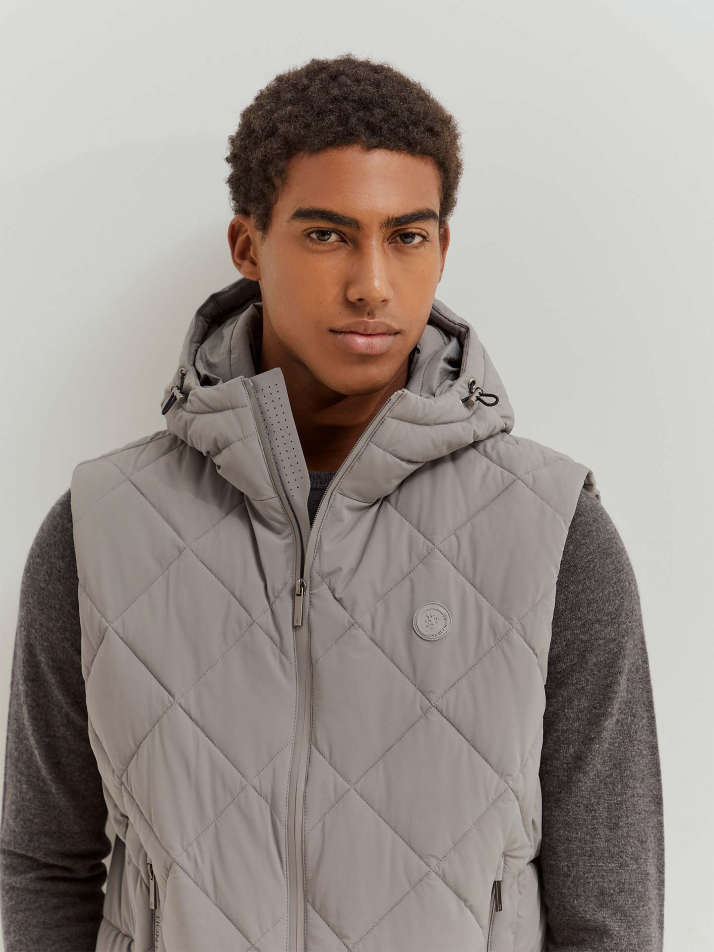 Colete Acolchoado com Capuz