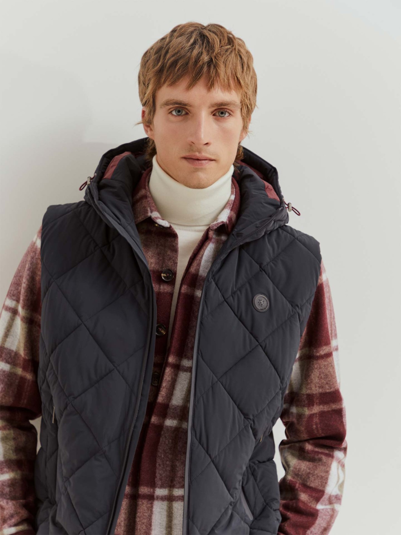 Colete Acolchoado com Capuz