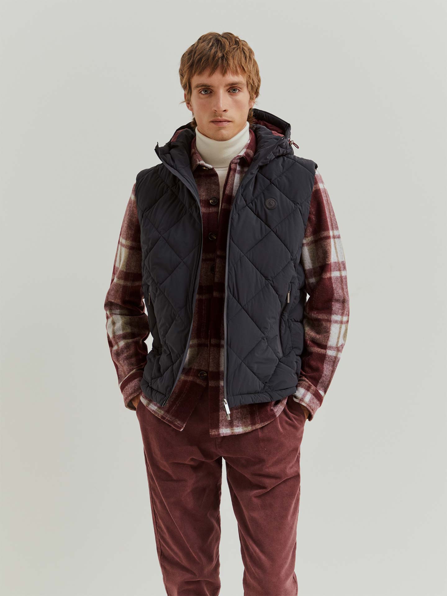 Colete Acolchoado com Capuz