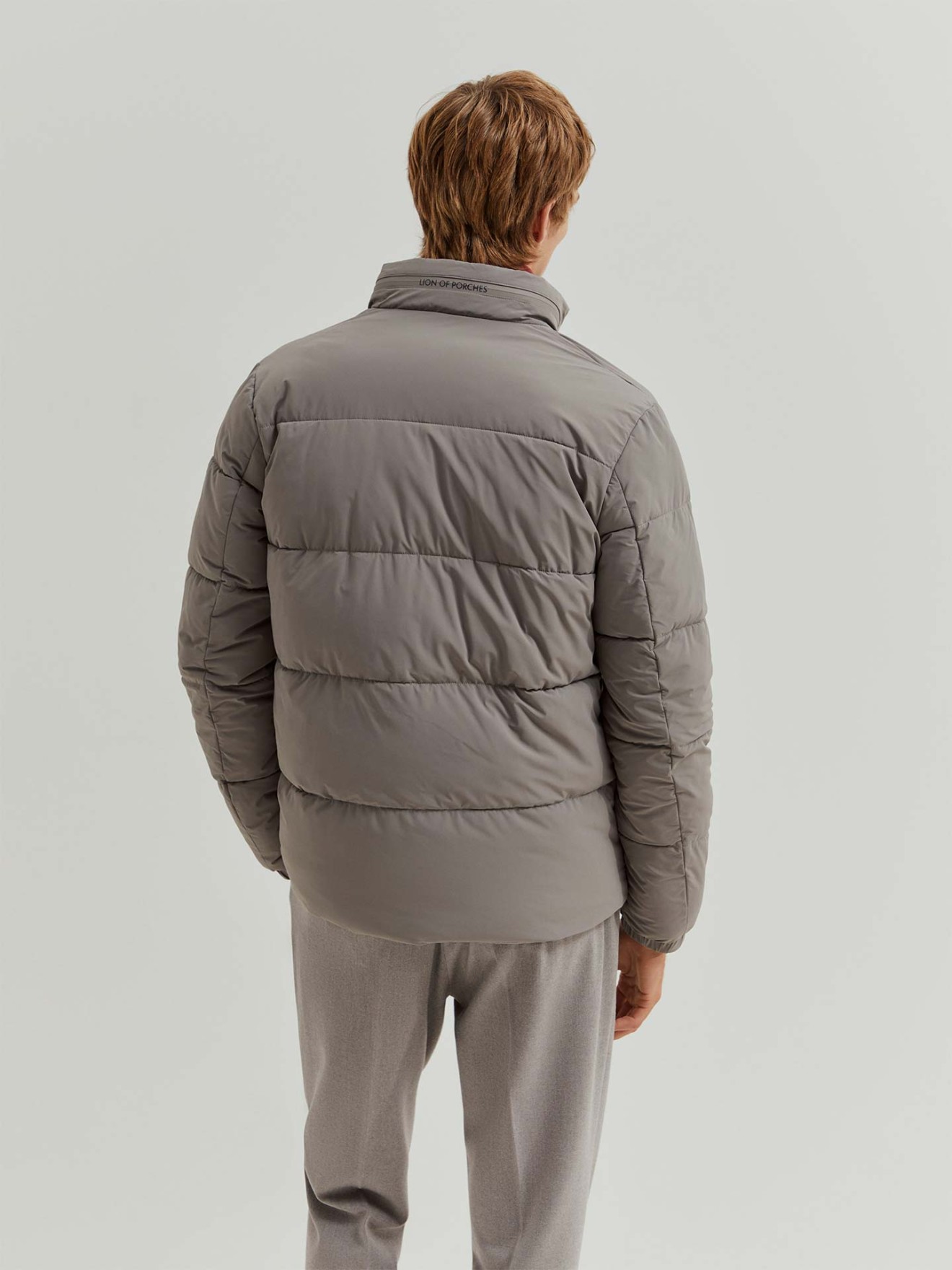 Blus�o Acolchoado de Gola Alta com Capuz Embutido