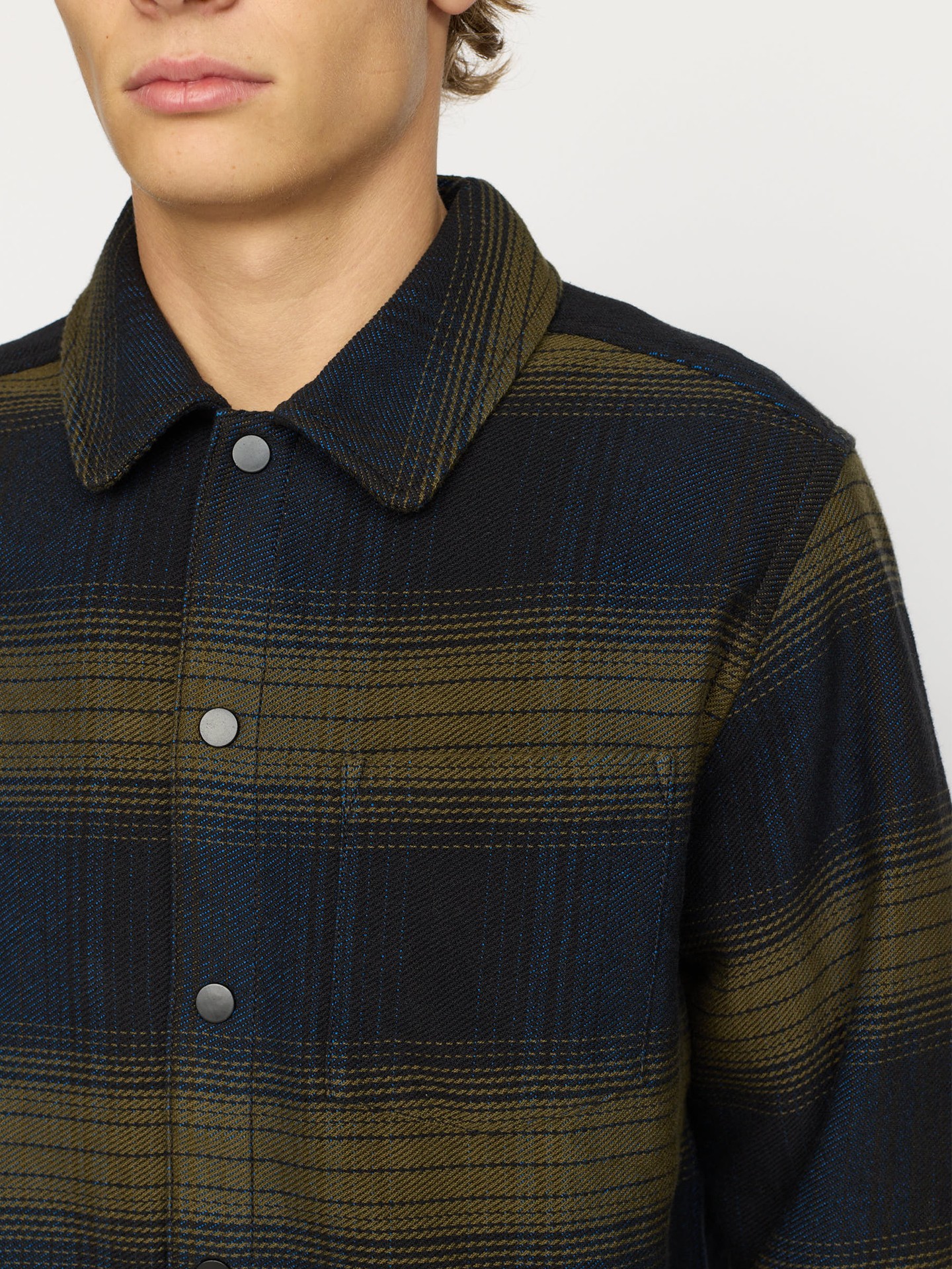 Sobrecamisa com Padrão de Riscas