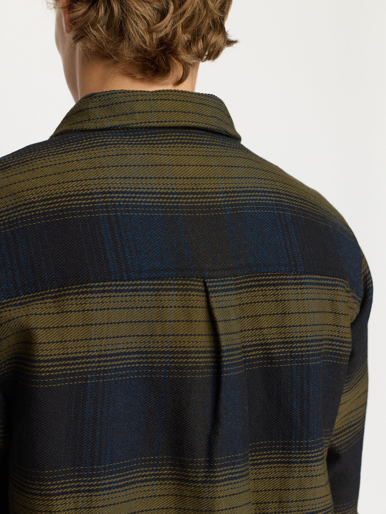 Sobrecamisa com Padrão de Riscas