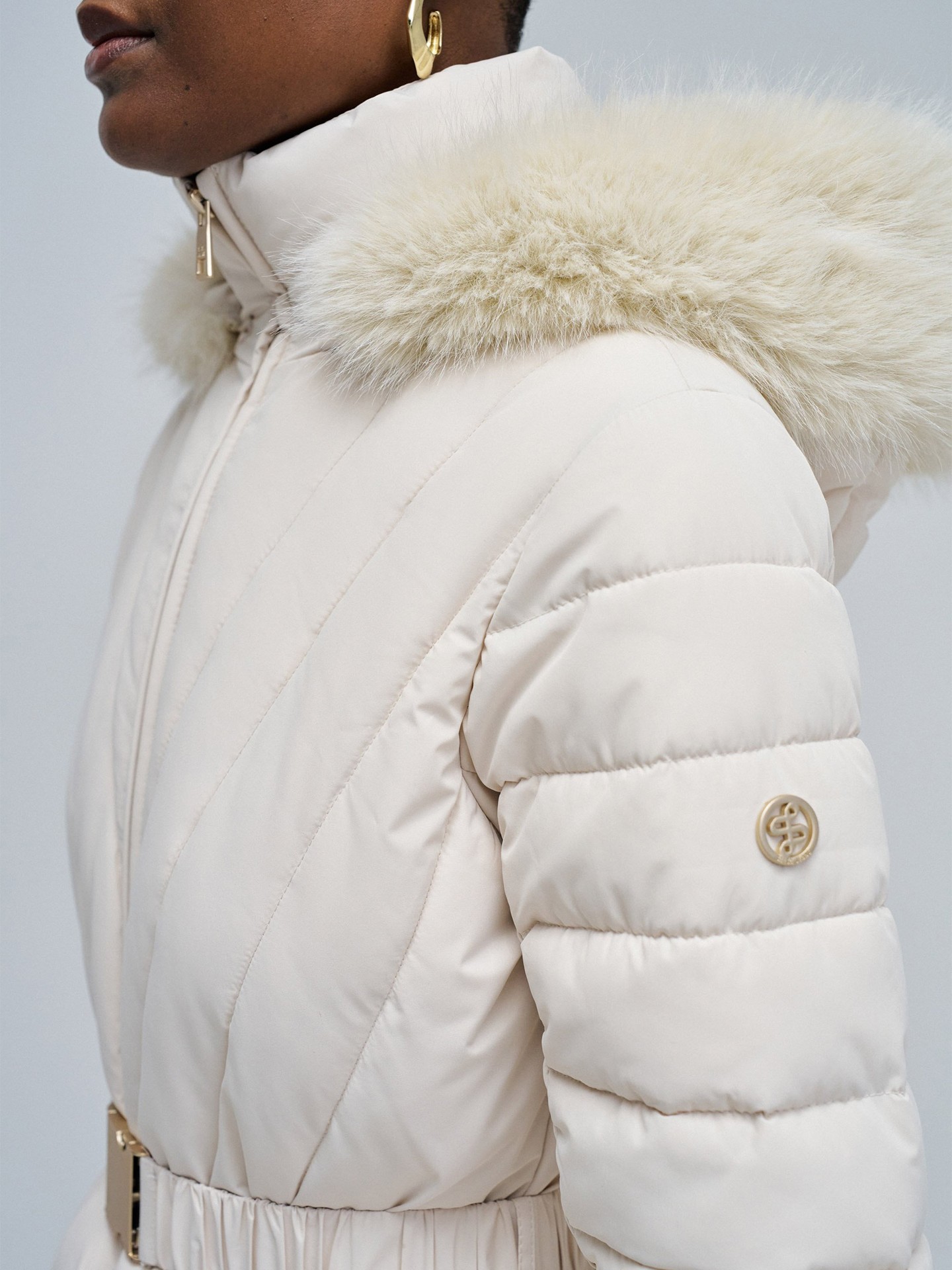 Blusão Acolchoado Slim Fit com Capuz