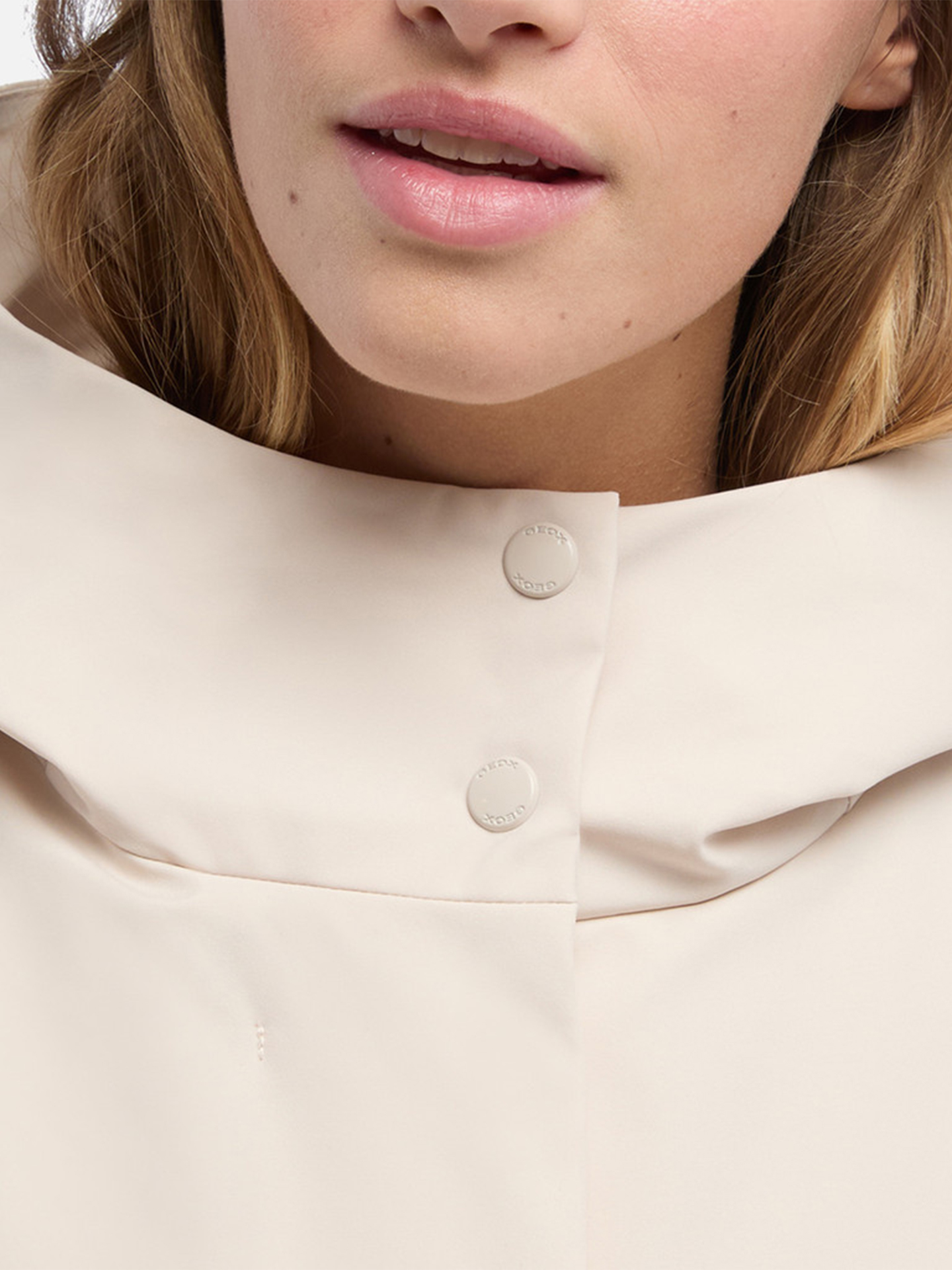 Parka Acolchoada de Gola Alta com Capuz