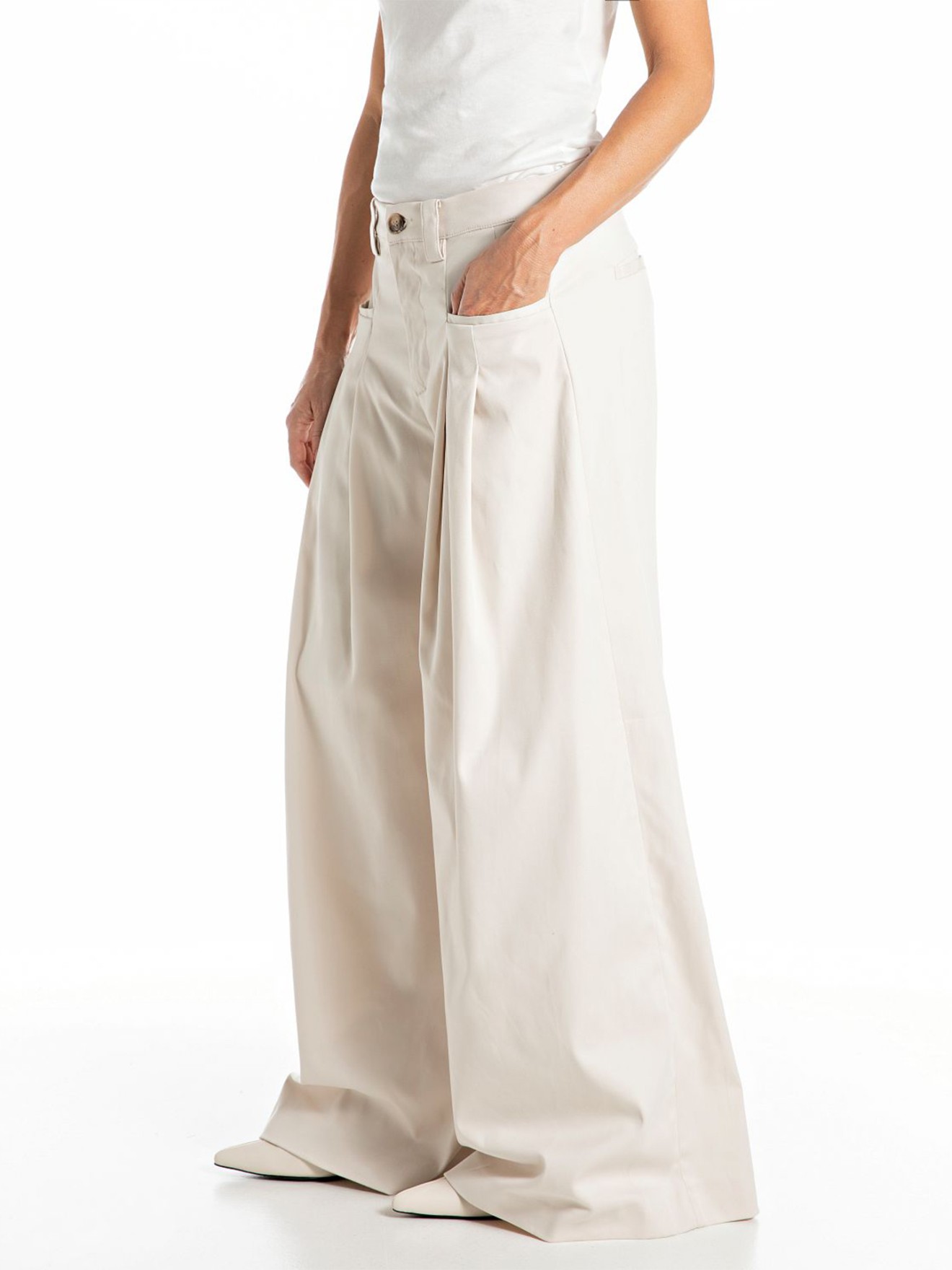 Cal�as Wide Leg com Pin�as
