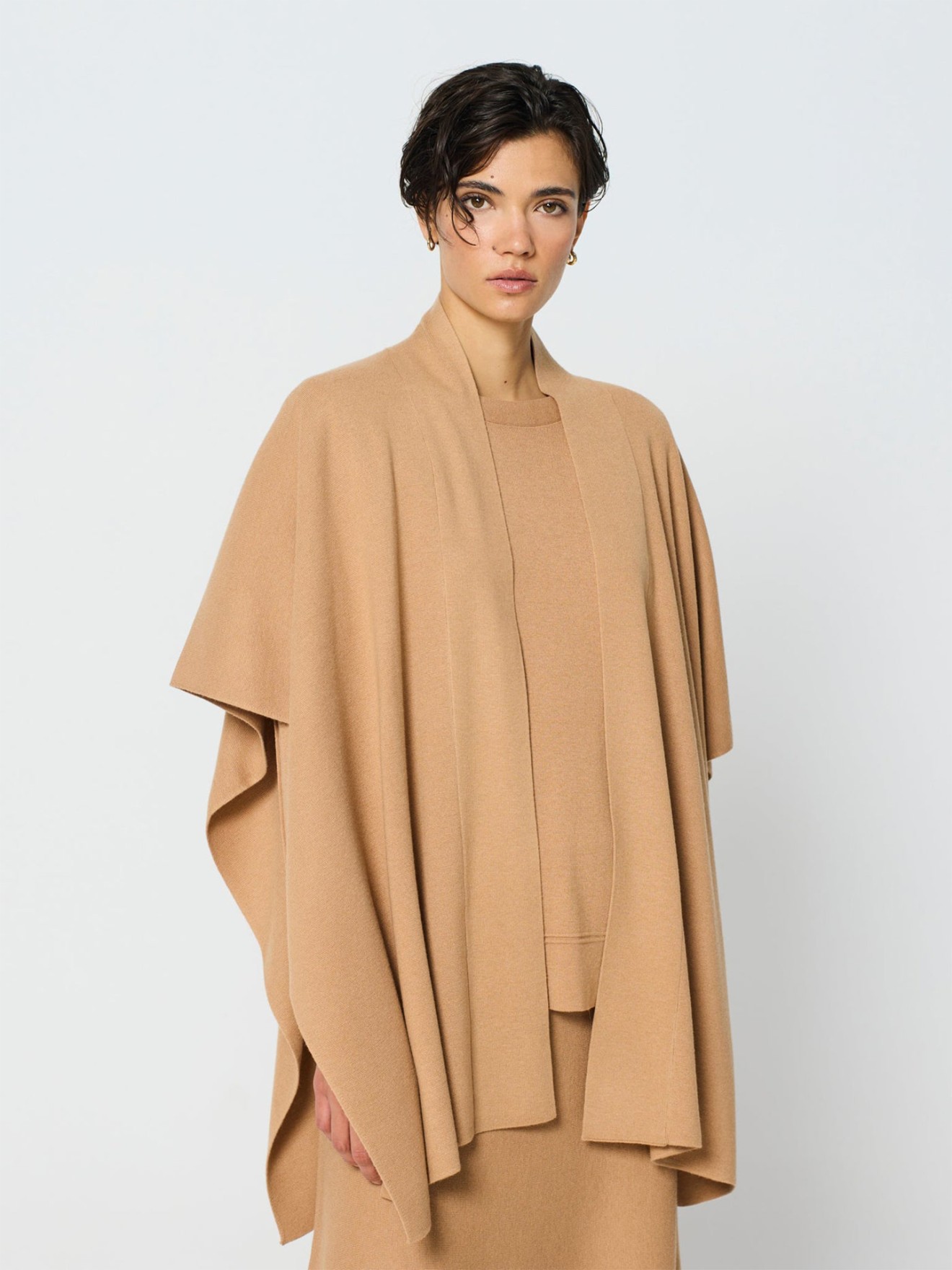 Poncho de L� com Decote em V
