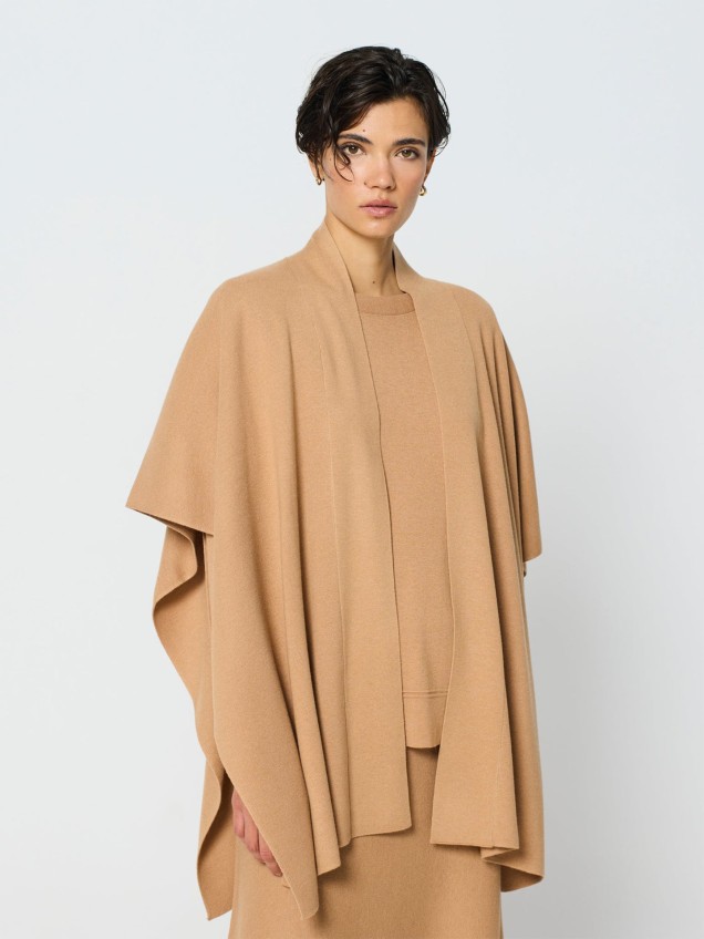 Poncho de L� com Decote em V