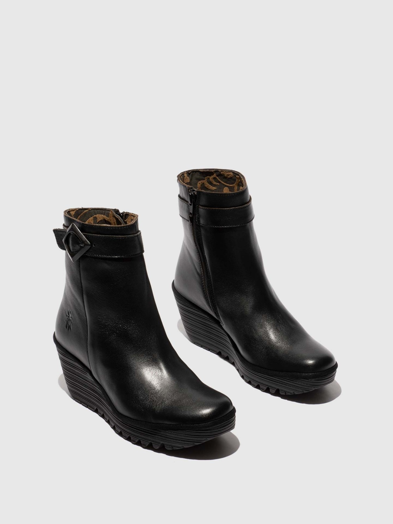 Botas de Cunha YUJI596FLY