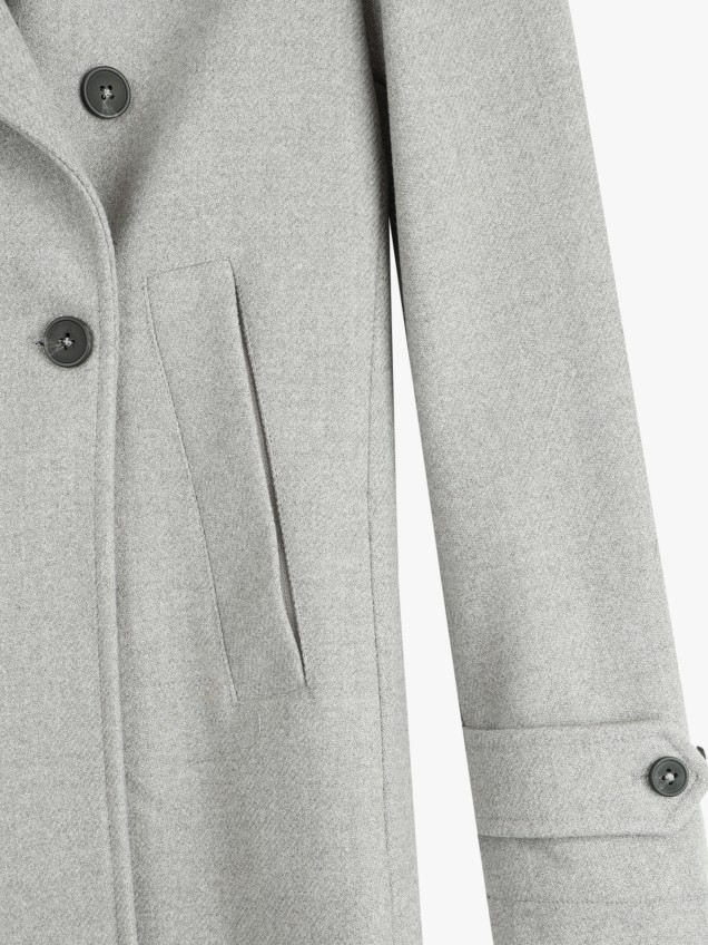 Casaco com Gola de Lapela