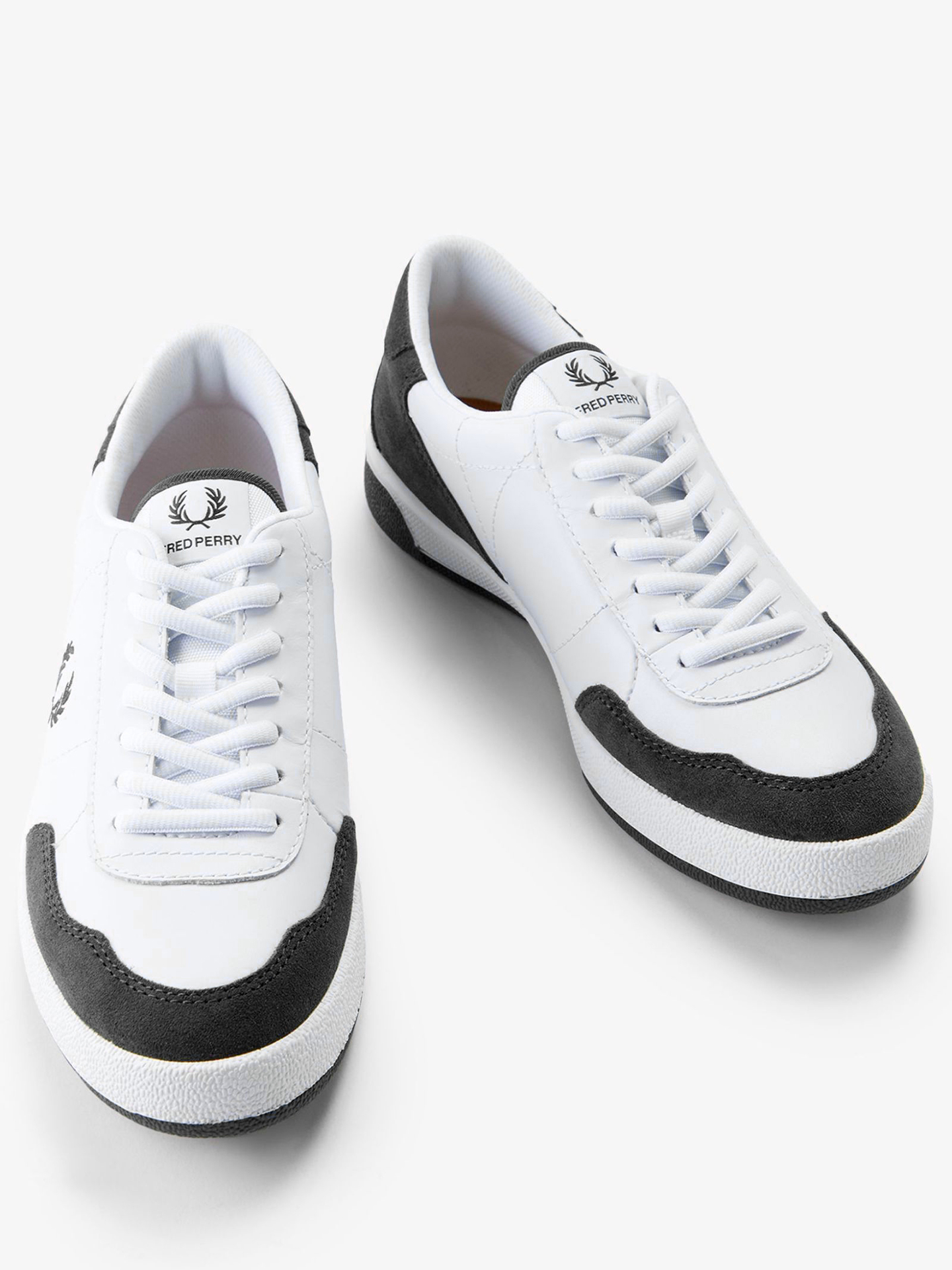 Sapatilhas em Pele B1325