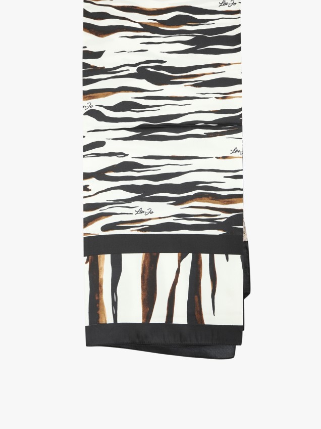 Echarpe com Padrão Zebra