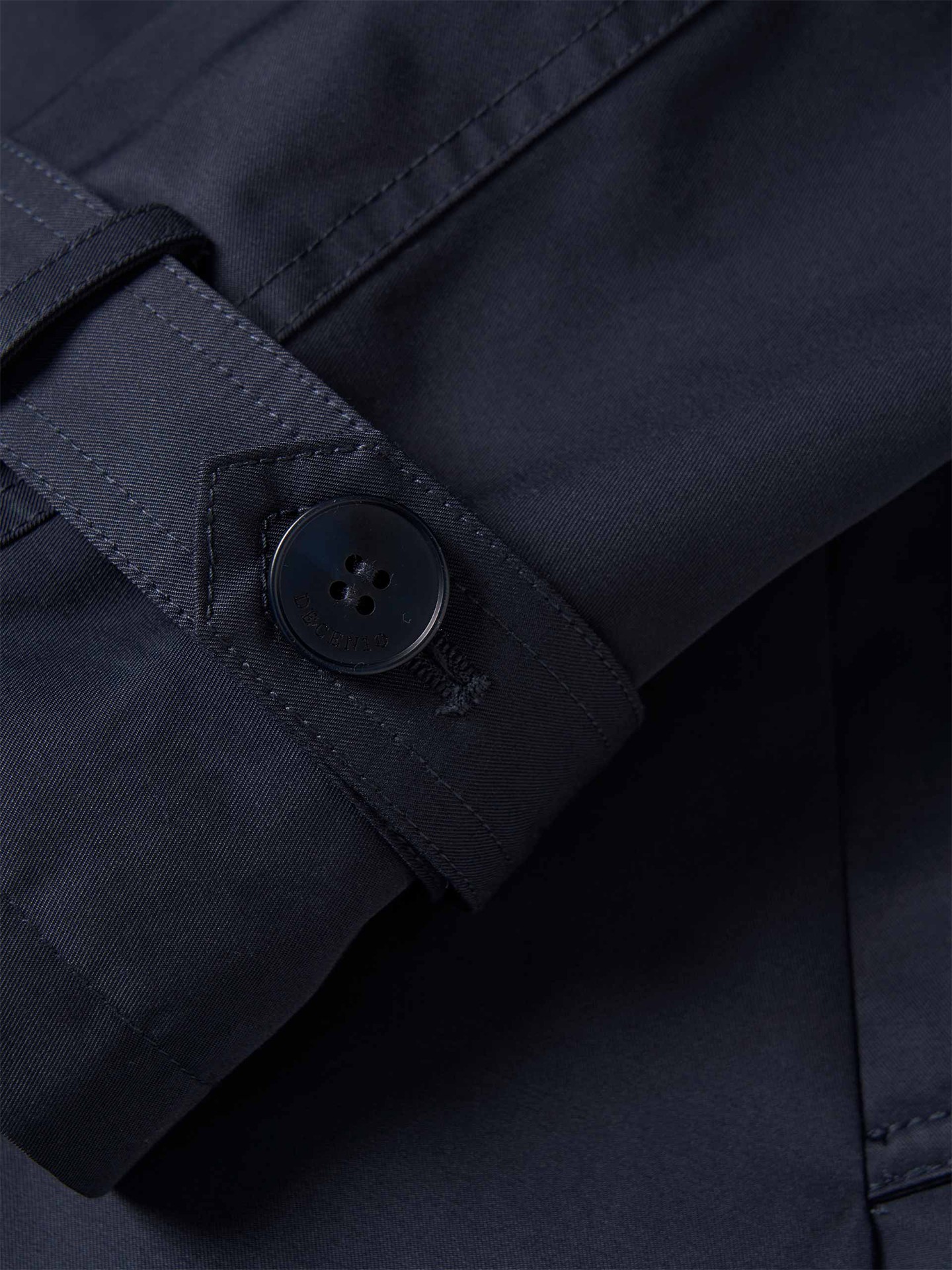 Gabardina Impermeável com Cinto Ajustável