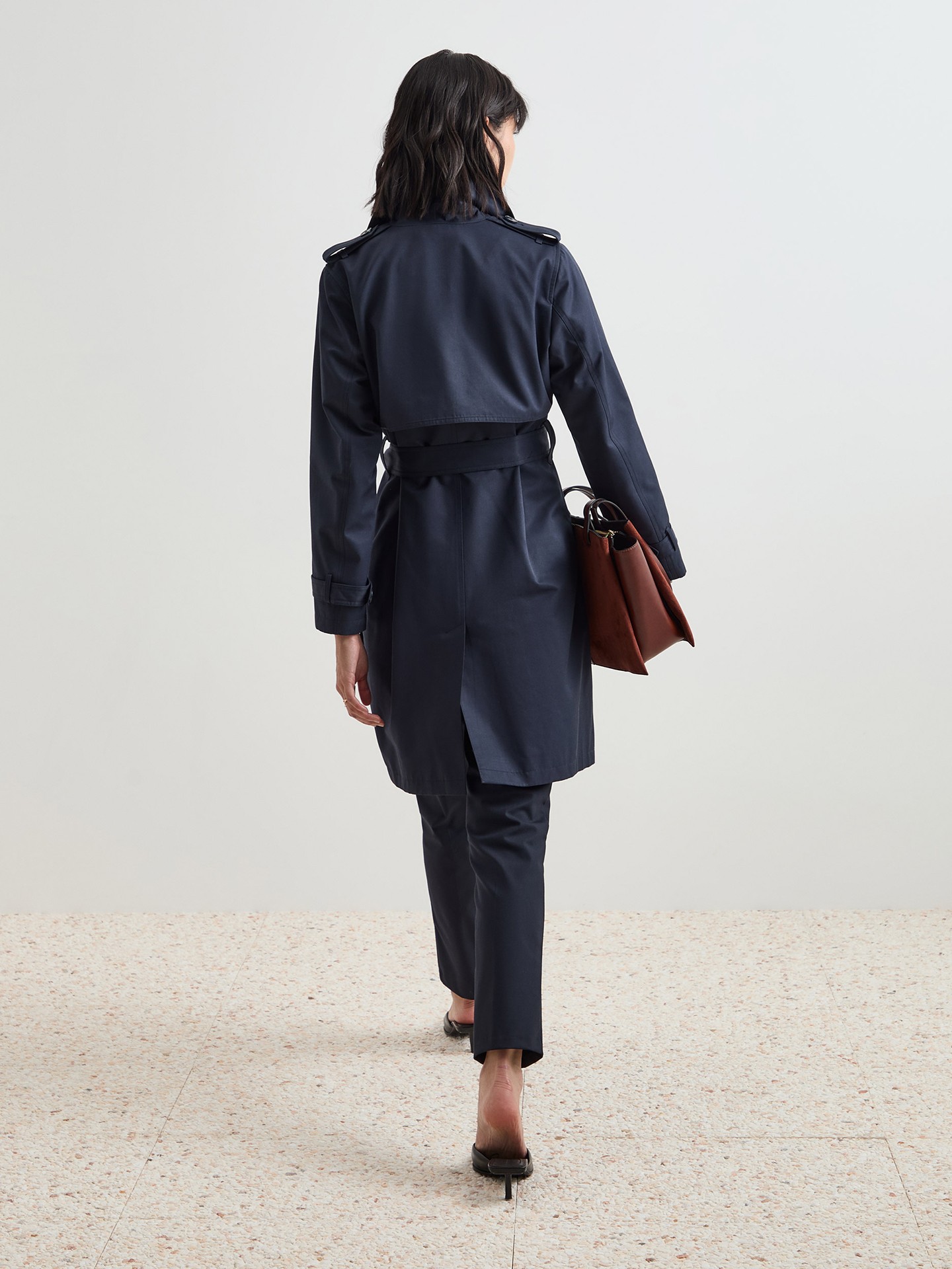 Gabardina Impermeável com Cinto Ajustável