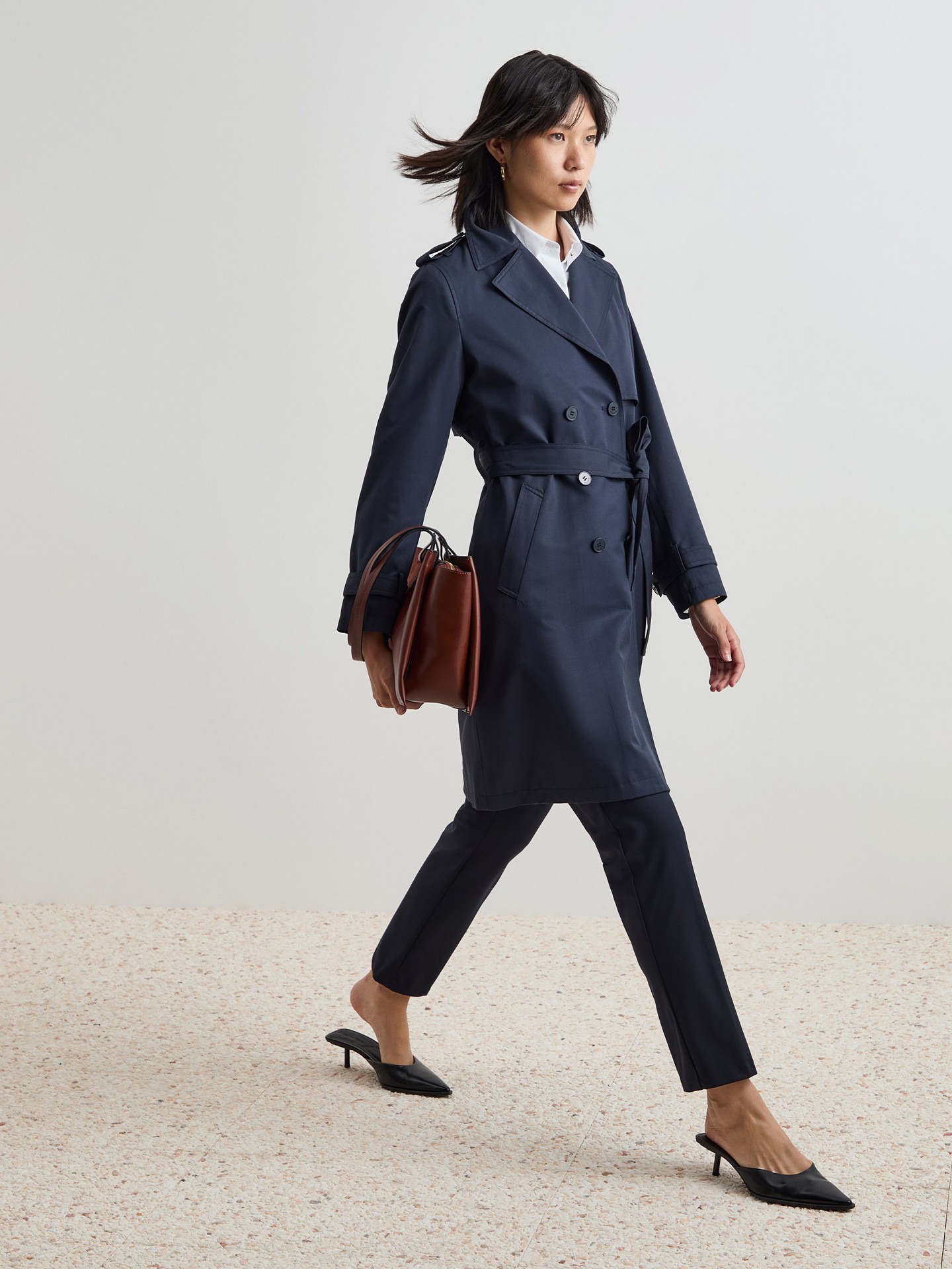 Gabardina Impermeável com Cinto Ajustável